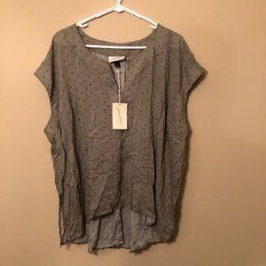 NWT Universal Threads Green Patterned Blouse